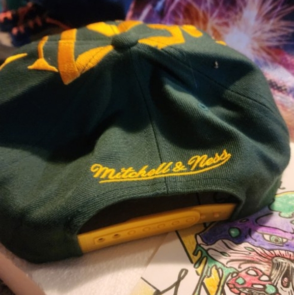 Nostalgia Co. Mitchell & Ness Vintage multi team NFL CLRS, green with yellow, OS - Picture 2 of 4